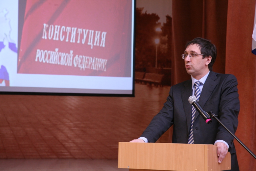 Заместитель начальника управления внутренней политики министерства региональной политики НСО, кандидат исторических наук Евгений Бузмаков